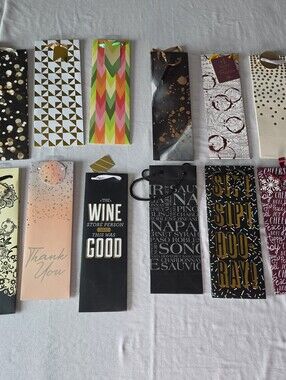 Wine Bottle Gift Bag Lot of 12 NWT Assorted Designs Includes Gift Tags